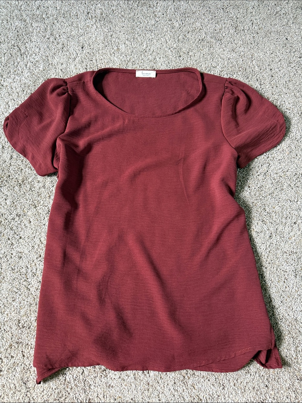 Women’s Short Sleeve Scoop Neck Top in Deep Burgundy